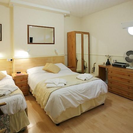 Saxonia Guest House ウェストン・スパー・メア 部屋 写真