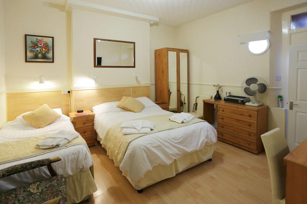 Saxonia Guest House ウェストン・スパー・メア 部屋 写真
